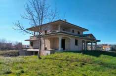 Foto Villa in vendita a Collecorvino