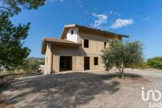 Foto Villa in vendita a Collecorvino
