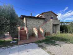 Foto Villa in vendita a Cortona - 8 locali 248mq