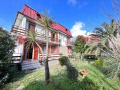 Foto Villa in vendita a Crespina Lorenzana - 10 locali 363mq