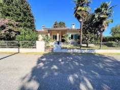 Foto Villa in vendita a Curtatone - 12 locali 389mq