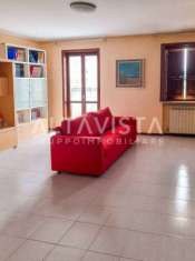 Foto Villa in Vendita a Desenzano del Garda Desenzano del Garda