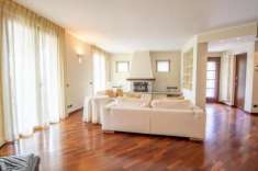 Foto Villa in vendita a Ello - 8 locali 400mq