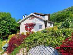 Foto Villa in vendita a Endine Gaiano - 8 locali 300mq