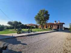 Foto Villa in vendita a Eraclea - 15 locali 275mq