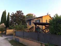 Foto Villa in vendita a Foligno - 5 locali 200mq