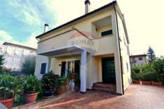 Foto Villa in vendita a Foligno - 6 locali 235mq