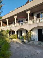 Foto Villa in vendita a Formia - 10 locali 352mq