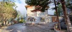 Foto Villa in vendita a Fossato Di Vico - 5 locali 245mq