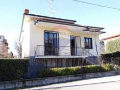 Foto Villa in vendita a Gallarate - 4 locali 180mq