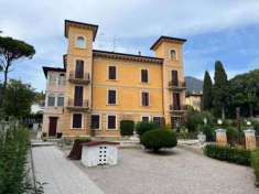 Foto Villa in vendita a Gardone Riviera - 5 locali 225mq