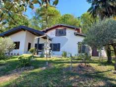 Foto Villa in vendita a Gavirate
