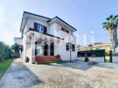 Foto Villa in vendita a Giugliano In Campania - 5 locali 335mq