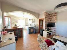 Foto Villa in vendita a Giugliano In Campania - 6 locali 490mq