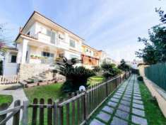 Foto Villa in vendita a Giugliano In Campania - 8 locali 300mq