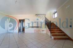 Foto Villa in vendita a Giugliano In Campania