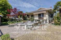 Foto Villa in vendita a Gorla Maggiore - 8 locali 250mq