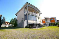 Foto Villa in vendita a Gorla Minore - 6 locali 410mq
