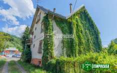 Foto Villa in vendita a Gropparello