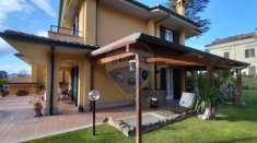 Foto Villa in vendita a Grottaferrata - 7 locali 190mq