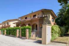 Foto Villa in vendita a Gubbio - 10 locali 250mq