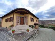 Foto Villa in vendita a L'Aquila - 8 locali 240mq