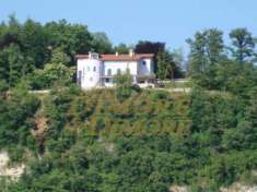 Foto Villa in vendita a Leggiuno - 5 locali 660mq