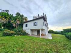 Foto Villa in vendita a Leggiuno - 7 locali 330mq
