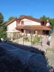 Foto Villa in vendita a Lioni