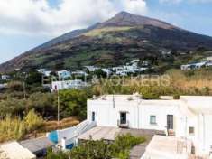 Foto Villa in vendita a Lipari - 12 locali 312mq