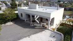 Foto Villa in vendita a Locorotondo - 2 locali 220mq
