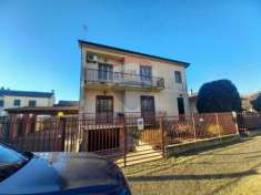 Foto Villa in vendita a Lomello - 8 locali 211mq