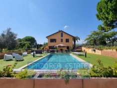 Foto Villa in vendita a Loreto Aprutino - 6 locali 604mq
