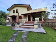 Foto Villa in vendita a Lucca