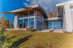 Foto Villa in vendita a Luino - 6 locali 300mq