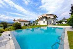 Foto Villa in vendita a Manerba Del Garda - 8 locali 300mq