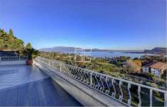 Foto Villa in Vendita a Manerba del Garda