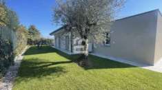 Foto Villa in Vendita a Manerba del Garda