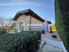 Foto Villa in Vendita a Manerba del Garda