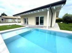 Foto Villa in Vendita a Manerba del Garda