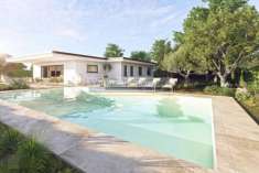 Foto Villa in Vendita a Manerba del Garda