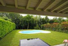 Foto Villa in Vendita a Manerba del Garda