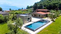 Foto Villa in Vendita a Manerba del Garda