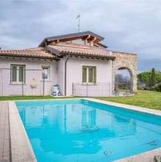 Foto Villa in Vendita a Manerba del Garda Pieve