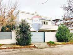 Foto Villa in vendita a Manfredonia - 10 locali 205mq