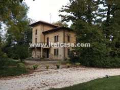 Foto Villa in vendita a Marcaria - 12 locali 420mq
