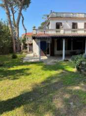 Foto Villa in vendita a Minturno - 12 locali 258mq