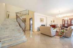 Foto Villa in vendita a Misterbianco - 7 locali 339mq