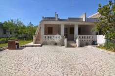Foto Villa in vendita a Mola Di Bari