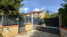Foto Villa in vendita a Monreale - 9 locali 213mq